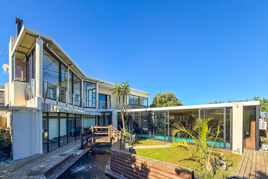 5 Bedroom Property for Sale in Plattekloof Western Cape